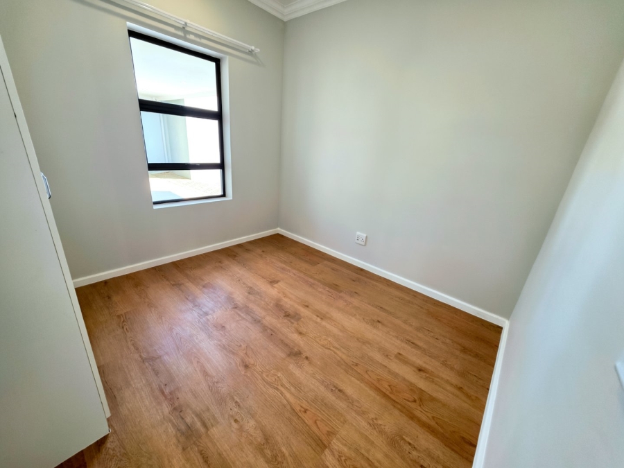 To Let 4 Bedroom Property for Rent in Parklands Western Cape